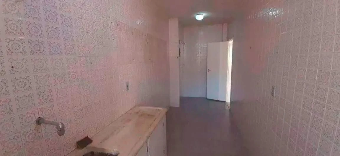 Unfurnished 2-bedroom apartment with a closed kitchen — photo 6