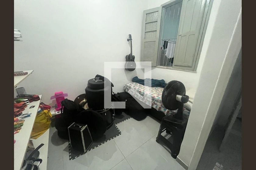 80 m² house with a walk-in closet and a home office — photo 5