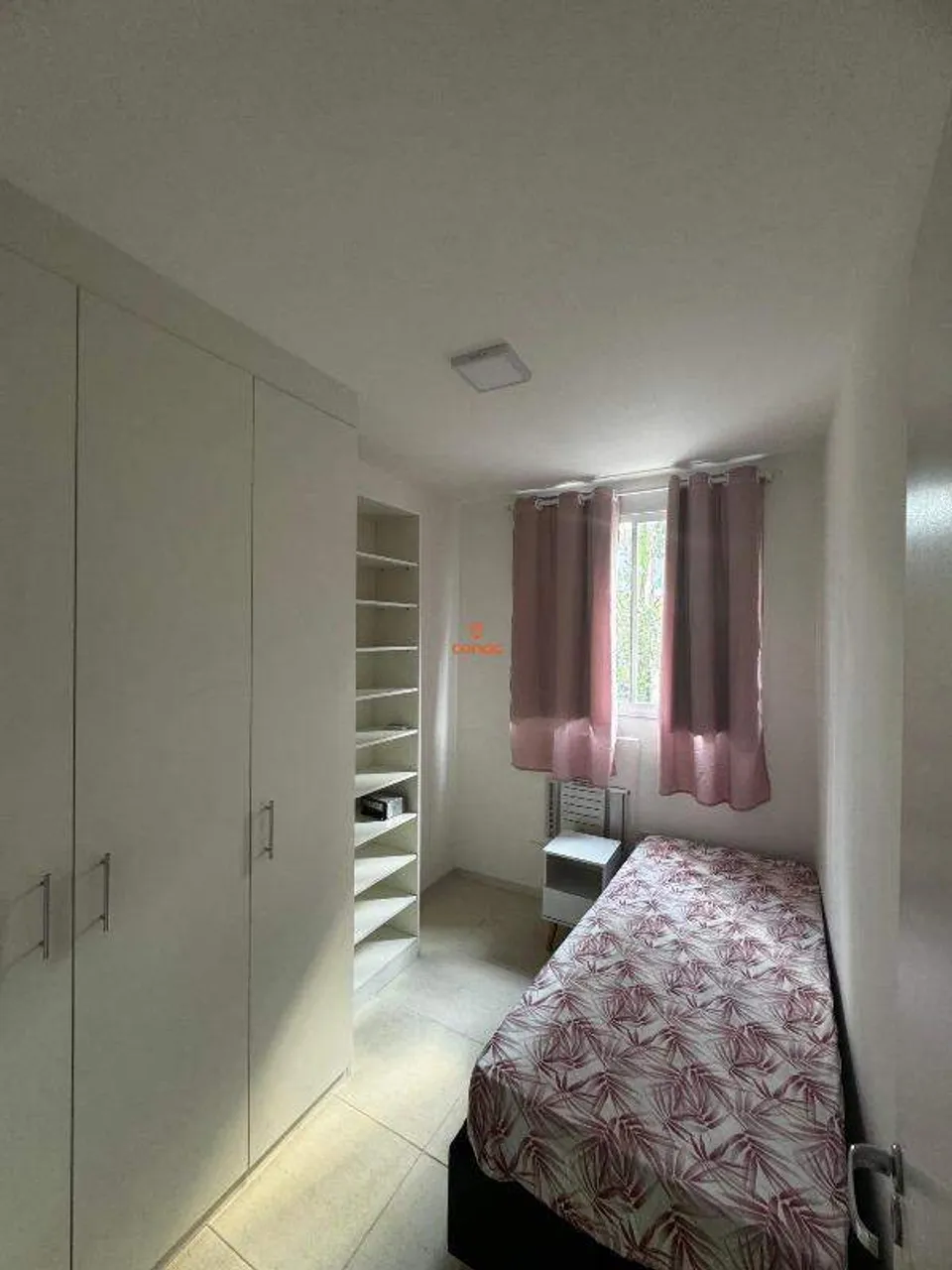 Apartamento com 3 quartos e cozinha fechada com fogão a gás — photo 10