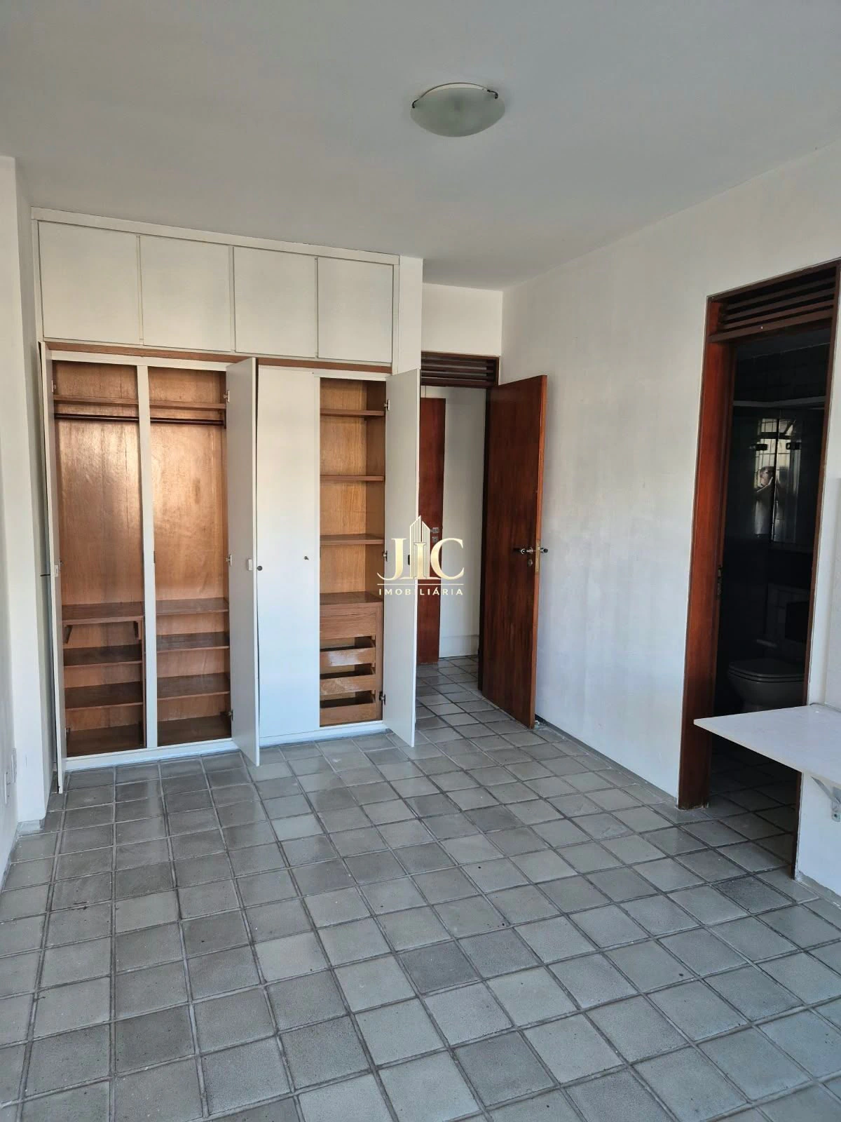 Квартира з 3 спальнями та гардеробною — photo 25