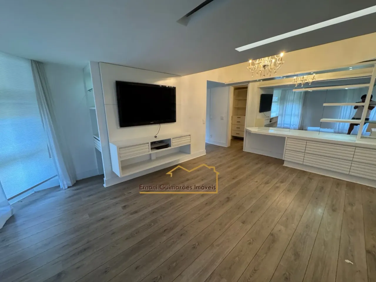 House with an open-plan kitchen and 4 bedrooms — photo 3