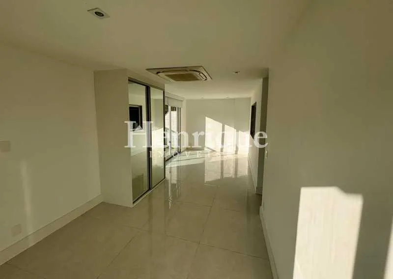 Triplex penthouse with 3 bedrooms and 3 bathrooms — photo 7