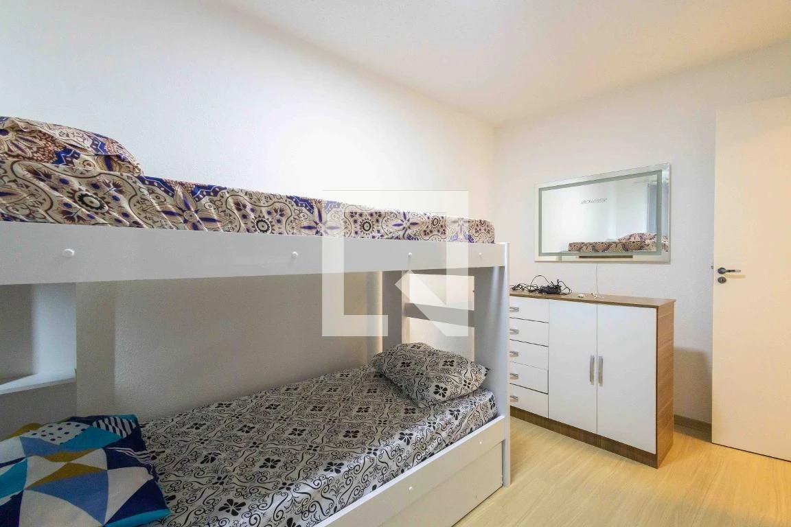 2-bedroom apartment with gas stovetop kitchen — photo 4