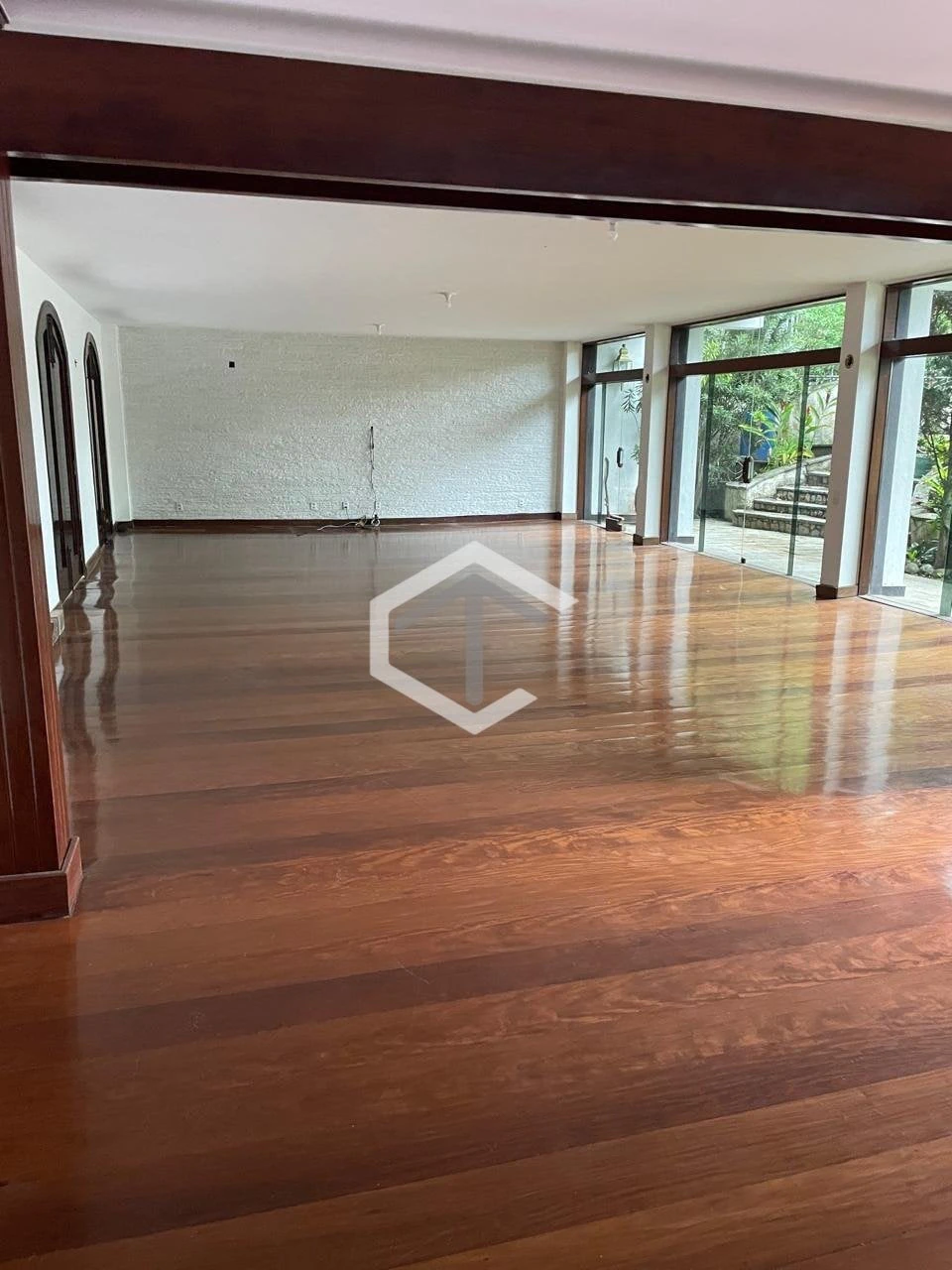 Casa com 5 suítes e 7 banheiros, 6 vagas — photo 3
