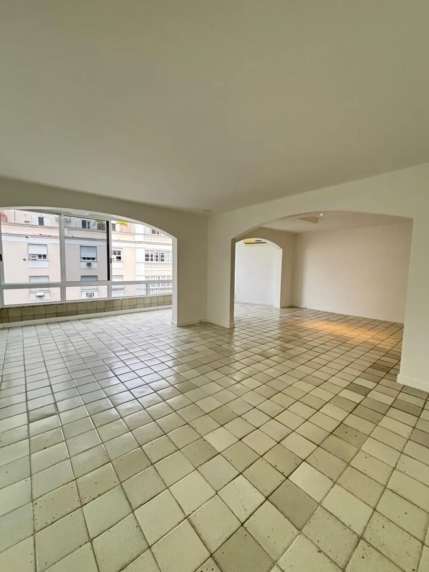 Apartment, 280 m², with a water view — photo 8