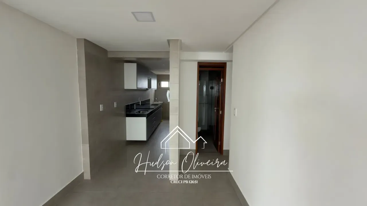 Apartamento de 140 m² com 4 quartos e cozinha integrada
