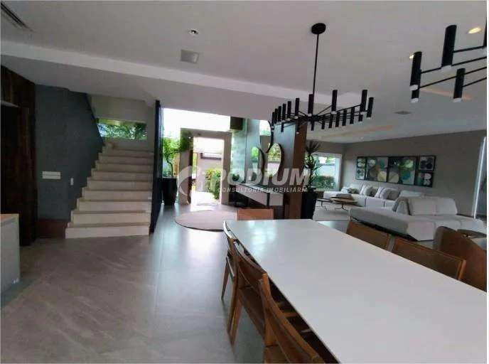 Casa mobiliada com 5 suítes e 13 banheiros — photo 24