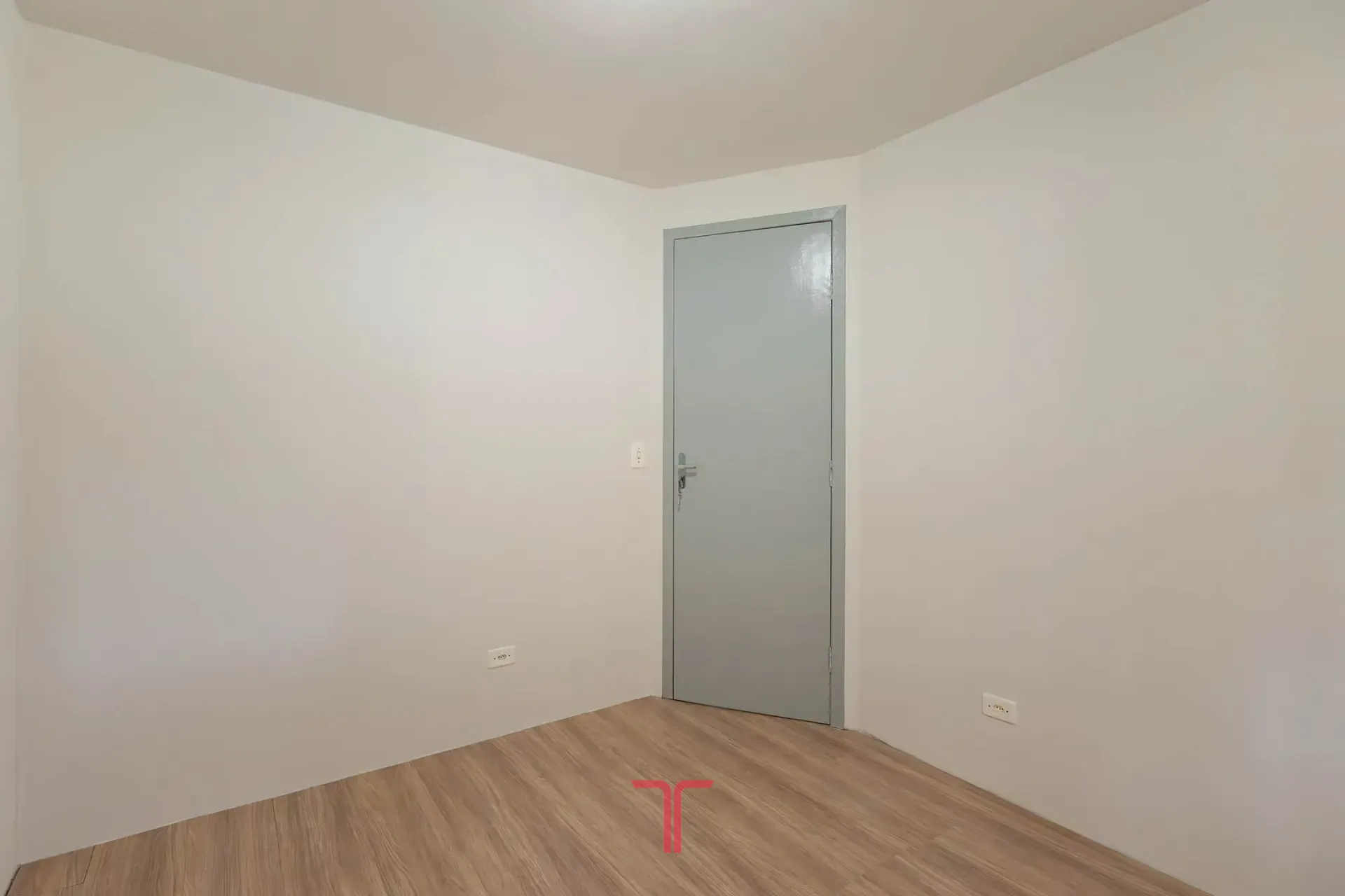 Незамебльований будинок з 3 спальнями та закритою кухнею — photo 25