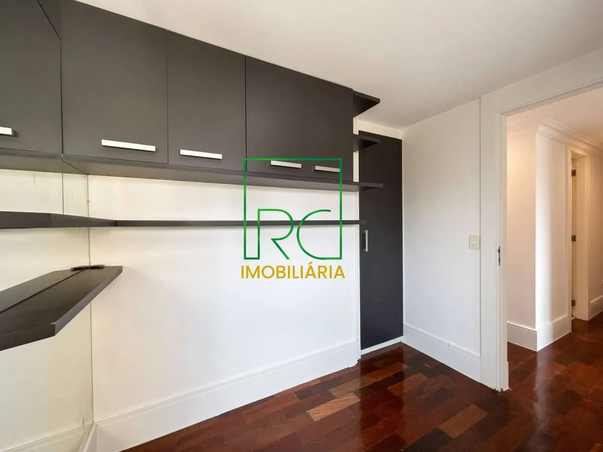 4 quartos e janelas do piso ao teto: apartamento de 174 m² — photo 38