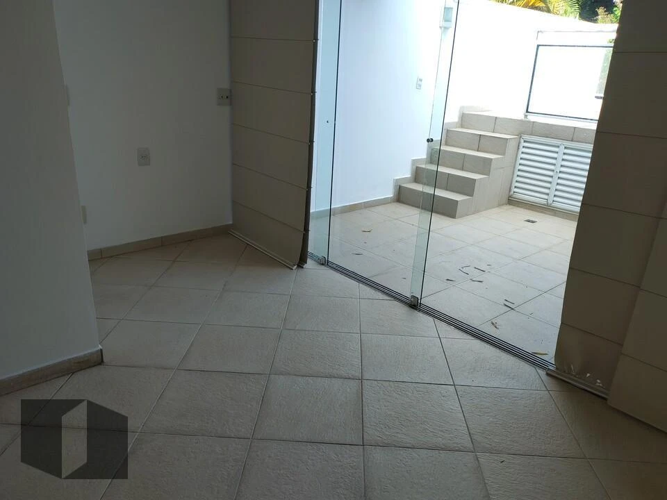 Невлаштований будинок із 4 спальнями та 4 ванними — photo 31