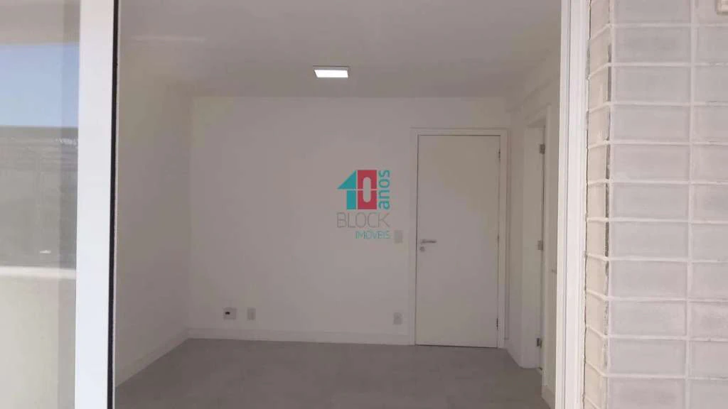 1-bedroom apartment with balcony, 48 m² — photo 24