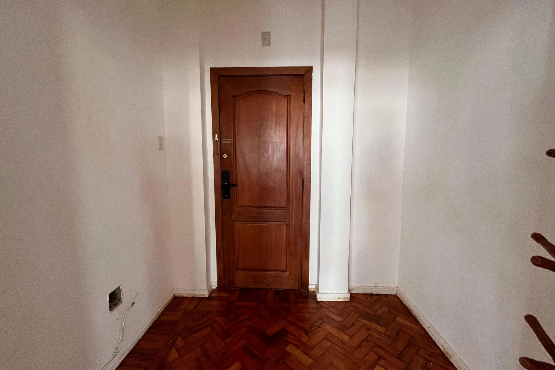 3-bedroom apartment with a walk-in closet — photo 37