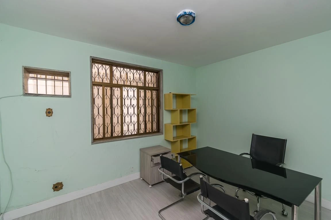 Casa sem mobília com 4 quartos e varanda — photo 94