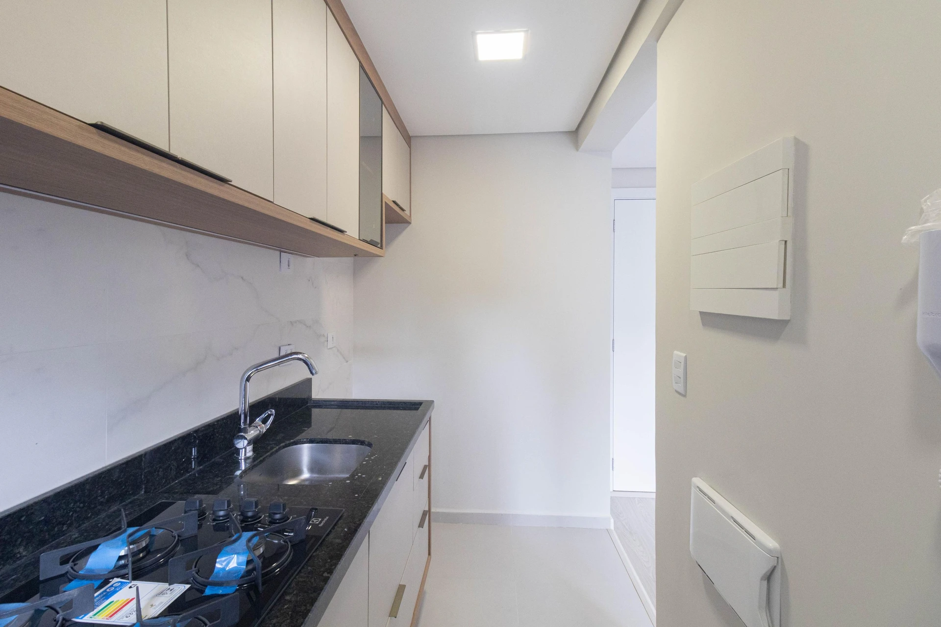 2-bedroom apartment with a washing machine in Curitiba — photo 32