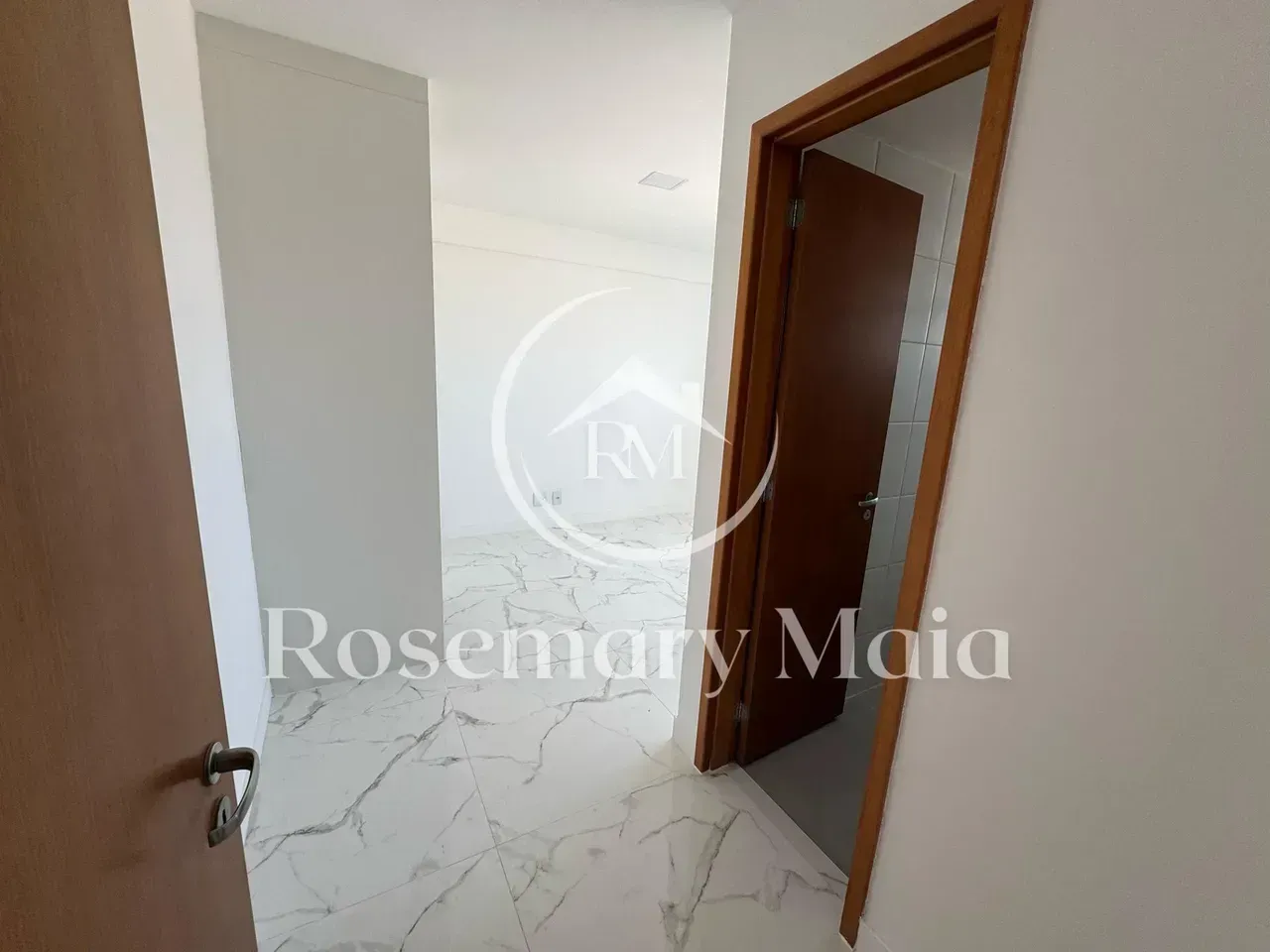 Duplex penthouse with 4 bedrooms and city view — photo 18