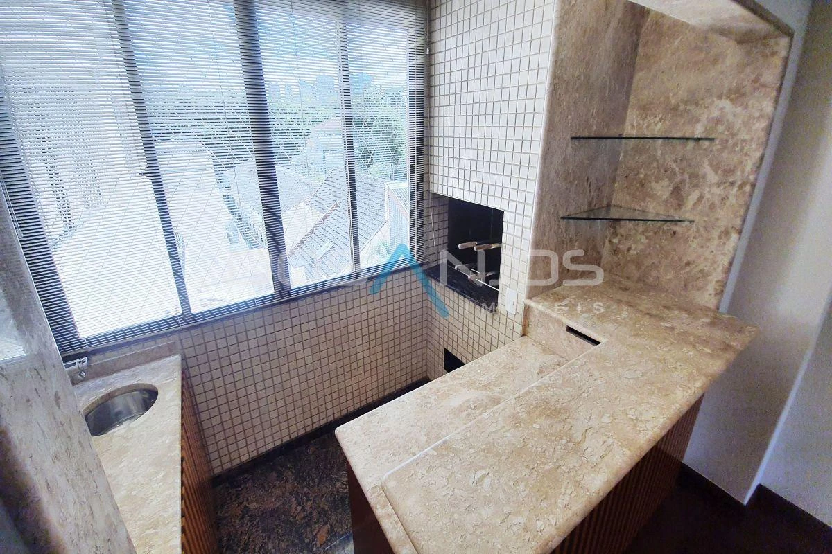 Furnished apartment with 4 bedrooms and 270 m² — photo 5