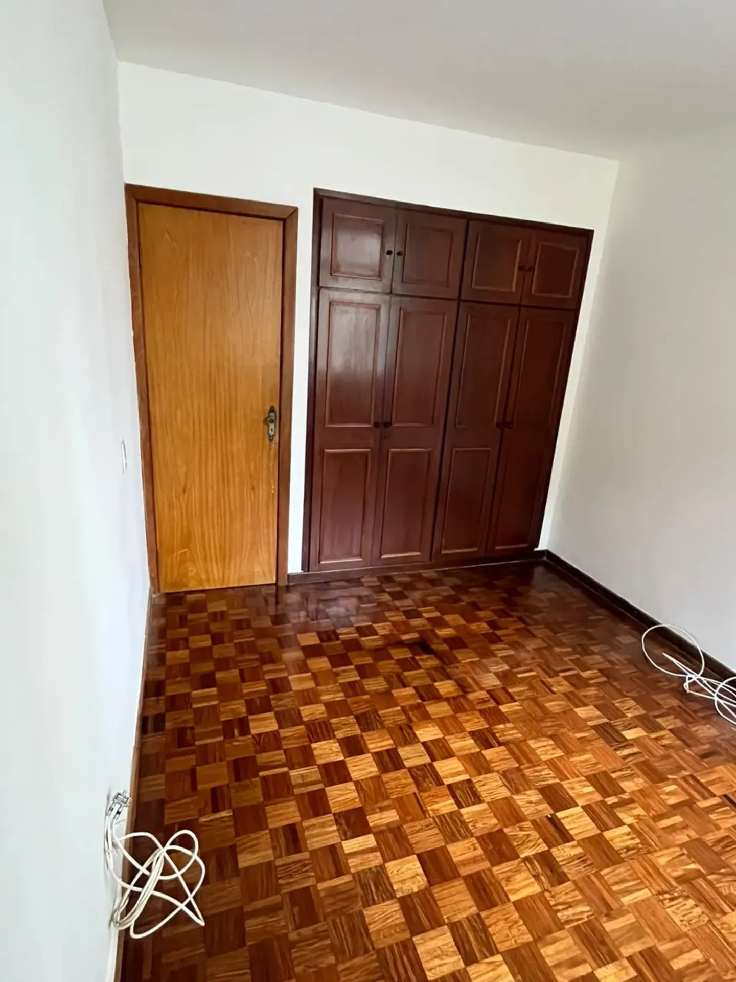 Apartment on the 1st floor with wood or laminate floors — photo 18