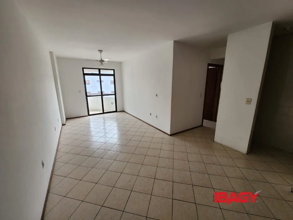 Квартира с 2 спальнями, 1 с ванной, 78 м² — photo 3