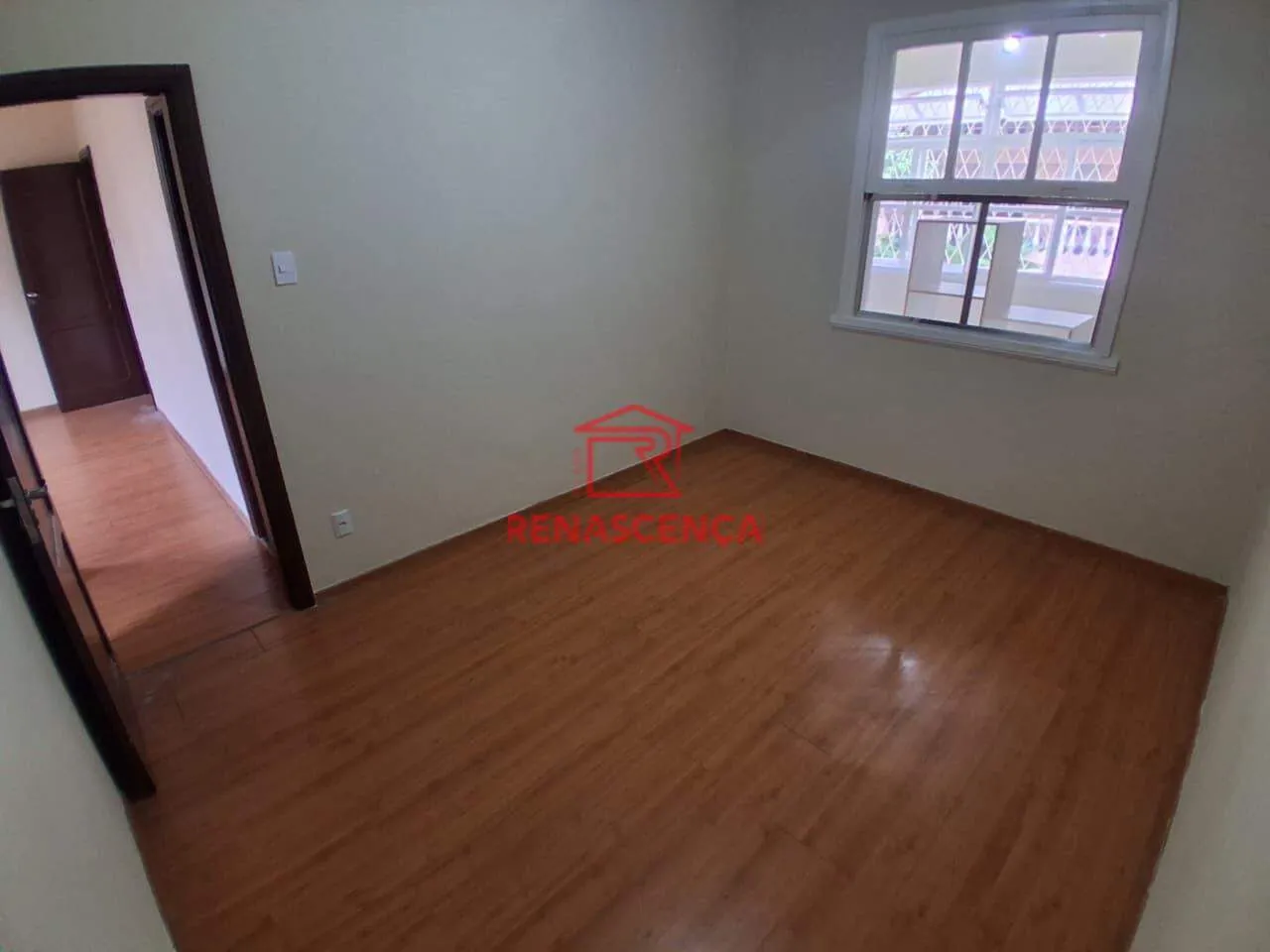 House, 200 m², with wood or laminate floors — photo 18