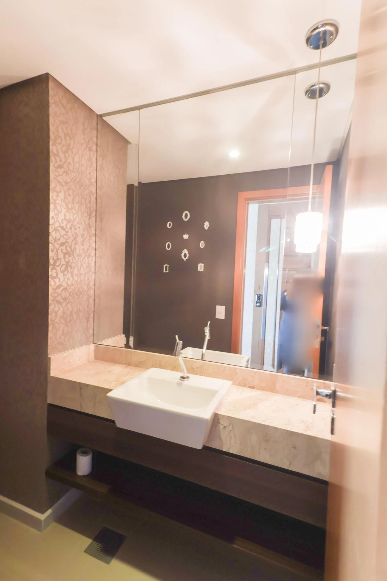Furnished apartment, 266 m², with a bathtub — photo 50