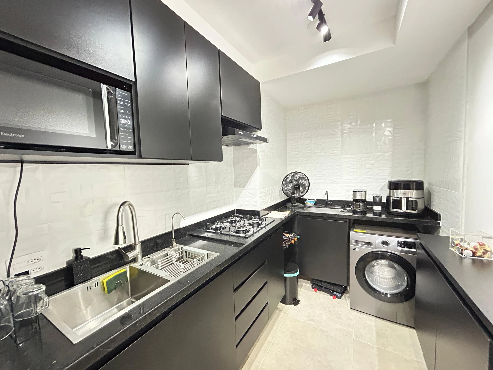 Apartamento mobiliado de 2 quartos com máquina de lavar — photo 4