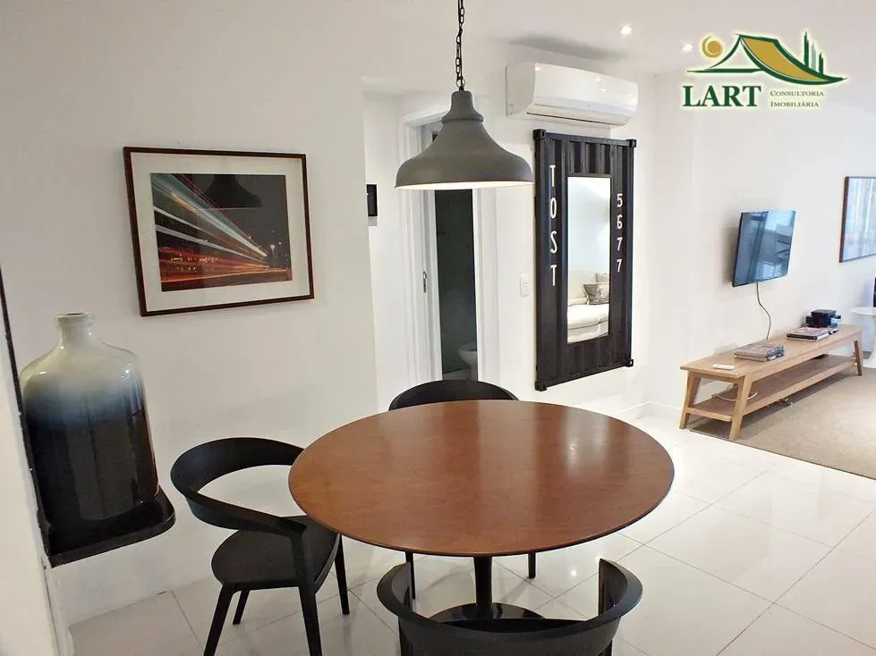 Apartamento com 2 dormitórios e varanda de vidro — photo 13
