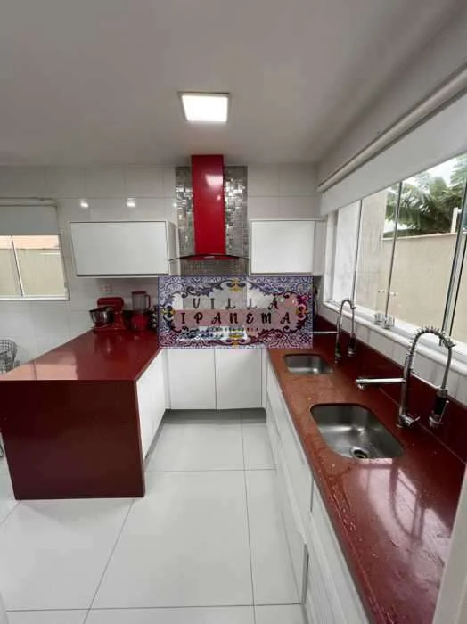 Casa triplex com 420 m² e 5 suítes, área gourmet — photo 3