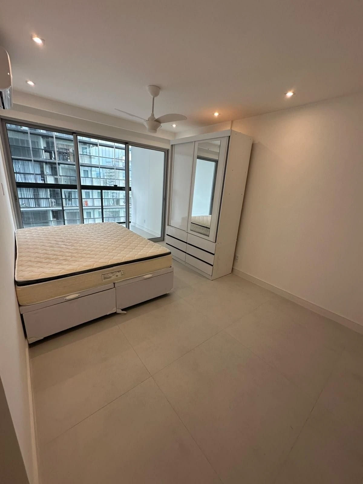 Floor-to-ceiling windows in a 2-bedroom apartment, 84 m² — photo 21