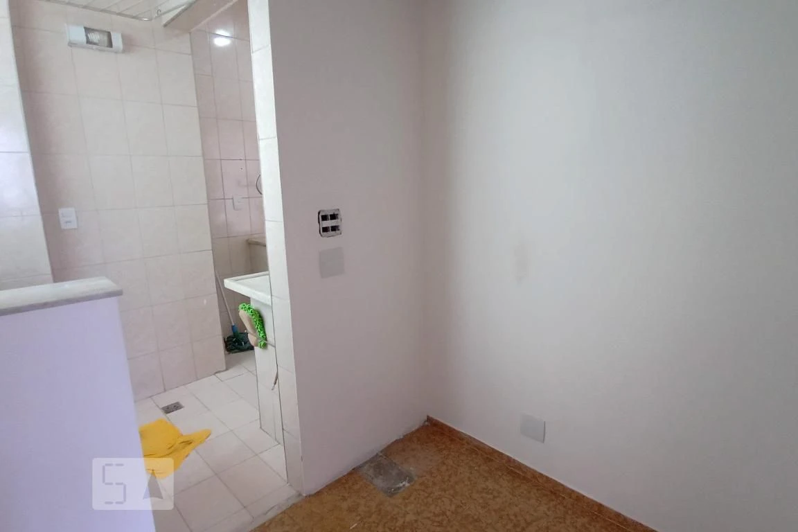 Wood or laminate floors in a 2-bedroom apartment, 55 m² — photo 12