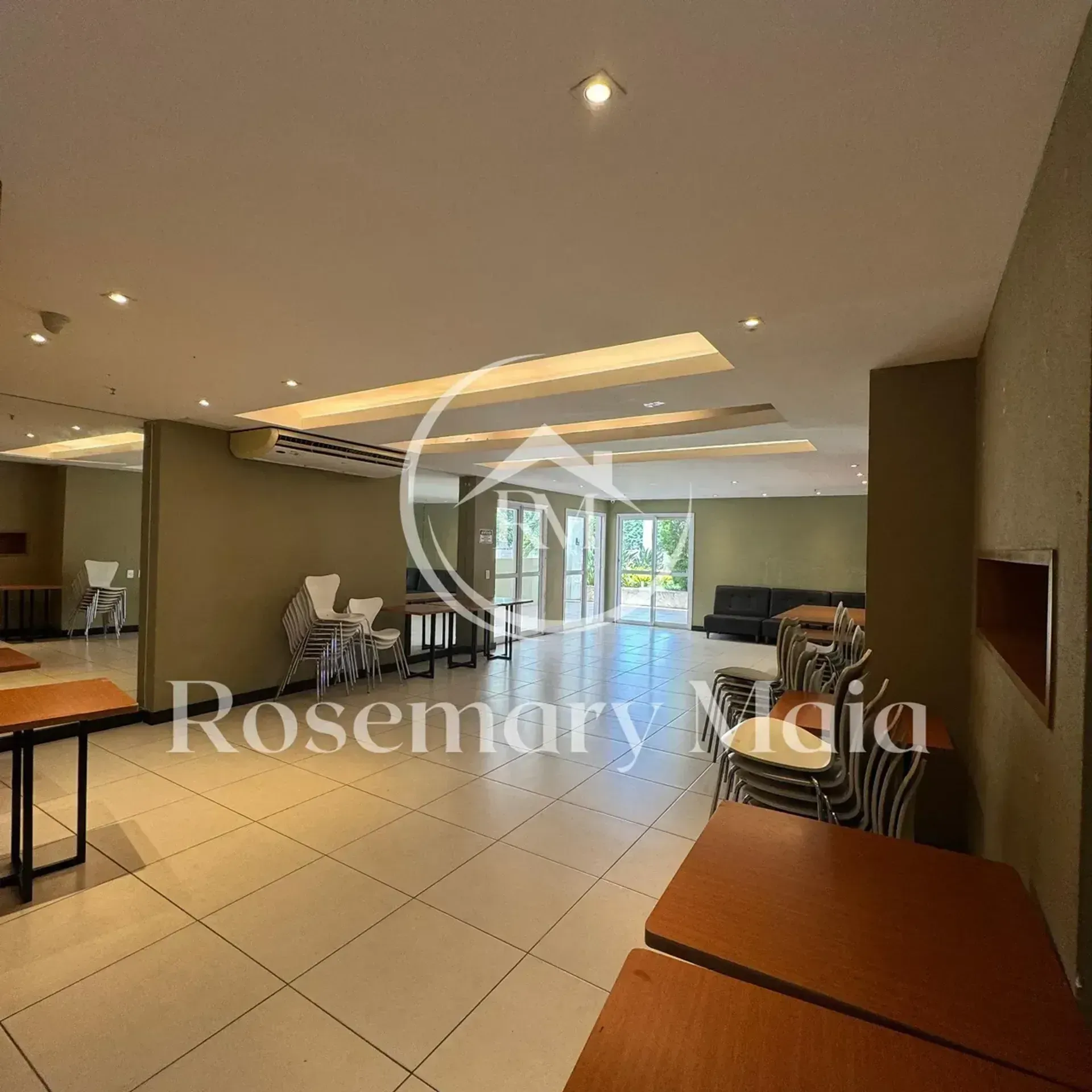 Duplex penthouse with 4 bedrooms and city view — photo 47