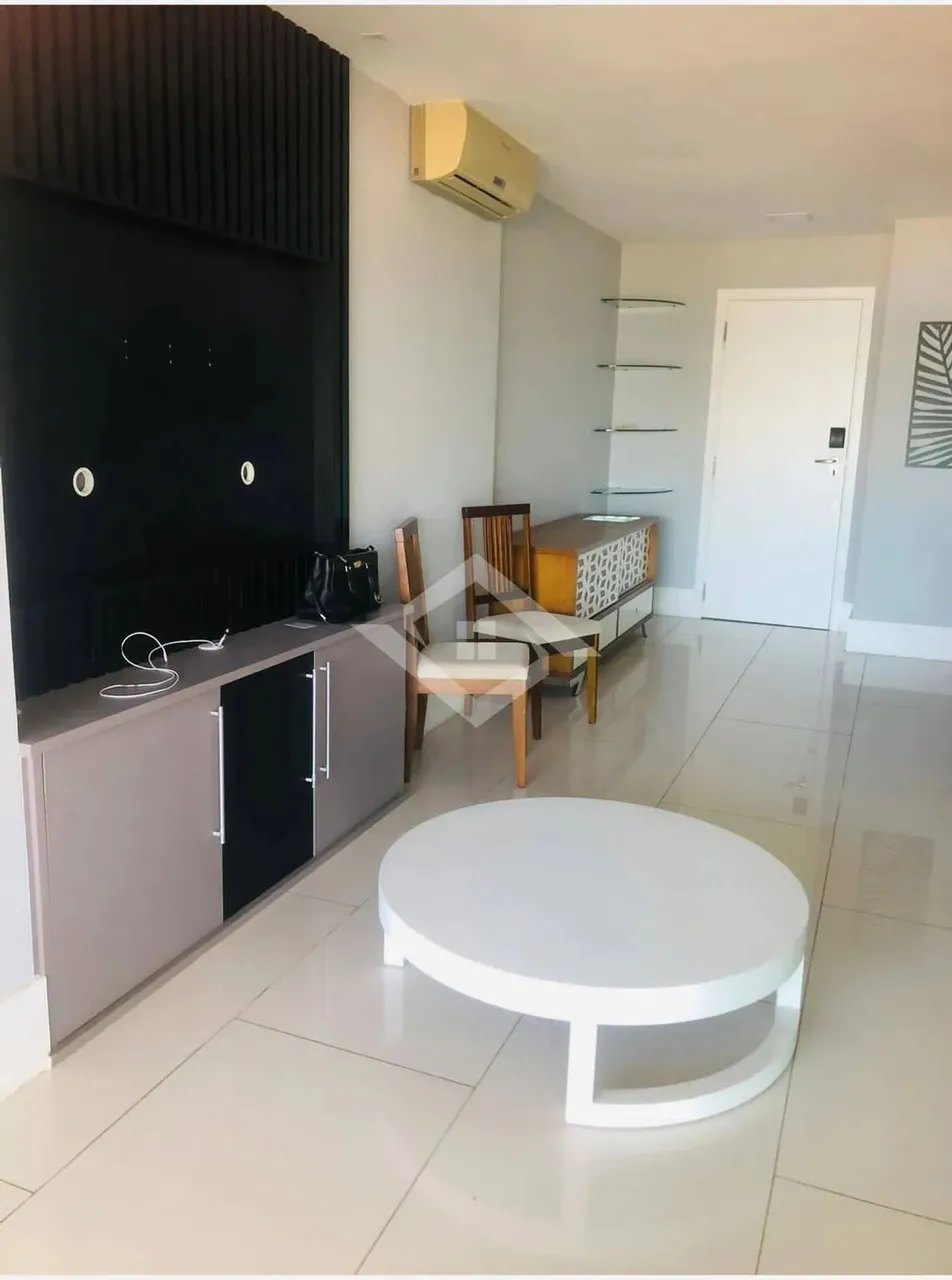 Unfurnished apartment with 2 bedrooms and balcony — photo 14