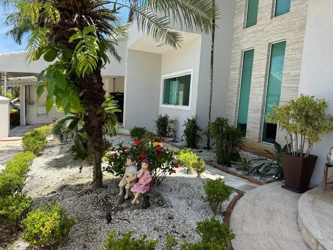 Furnished house with 6 suites and a private garden — photo 32