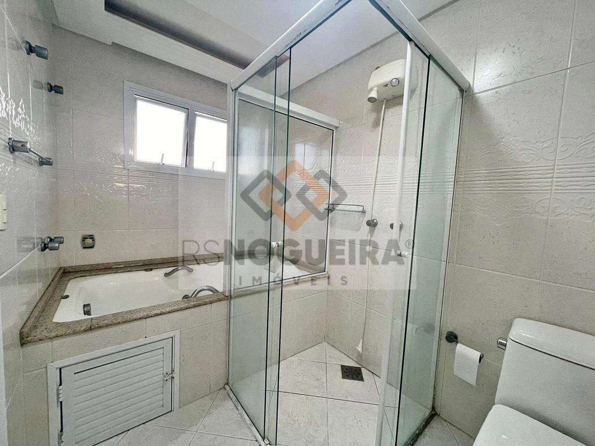 Furnished house, 317 m², with a bathtub — photo 37