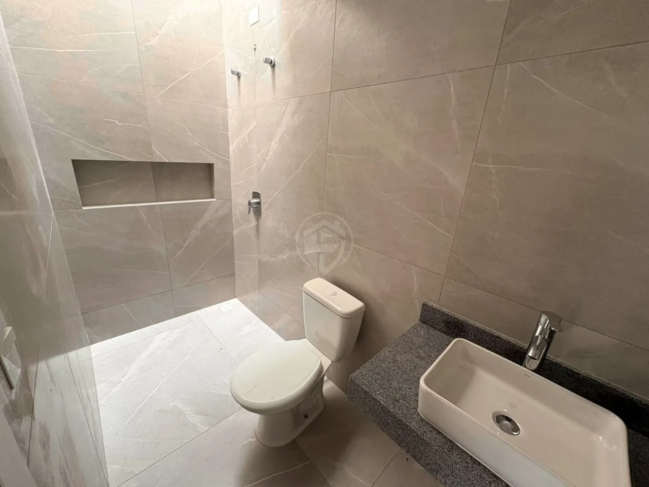 Casa de 3 quartos com jardim, Barreirinha — photo 15