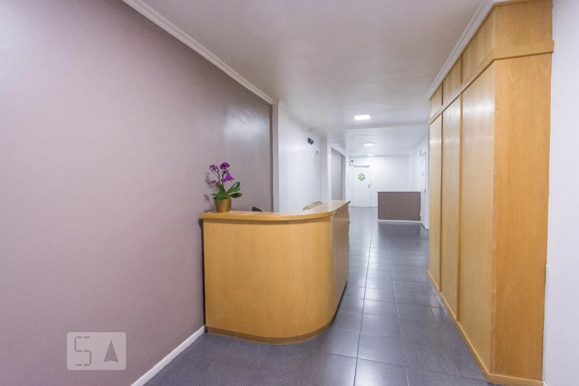 Apartamento com piso de madeira ou laminado, Centro — photo 37