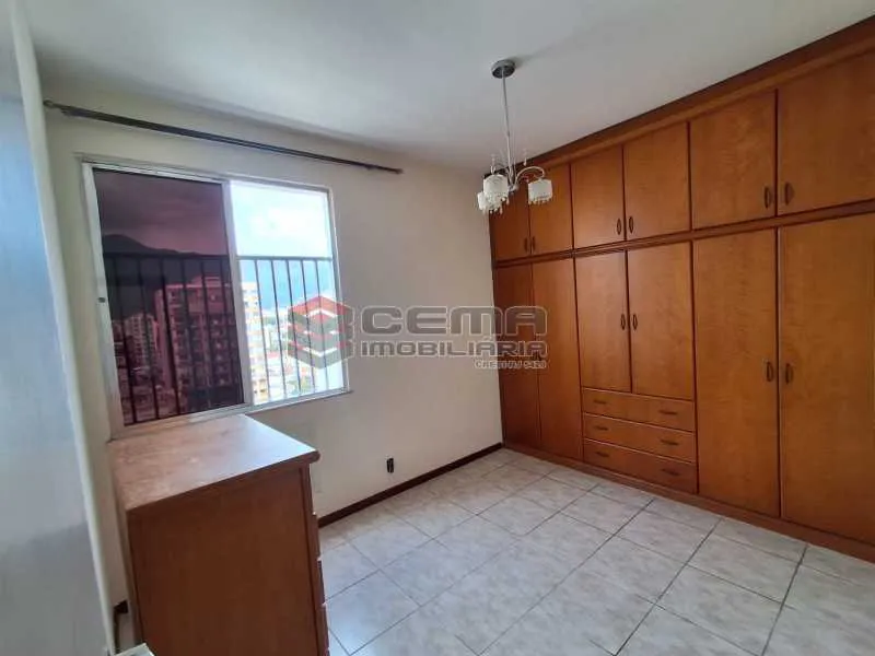 2-bedroom apartment in a building with a gym — photo 14