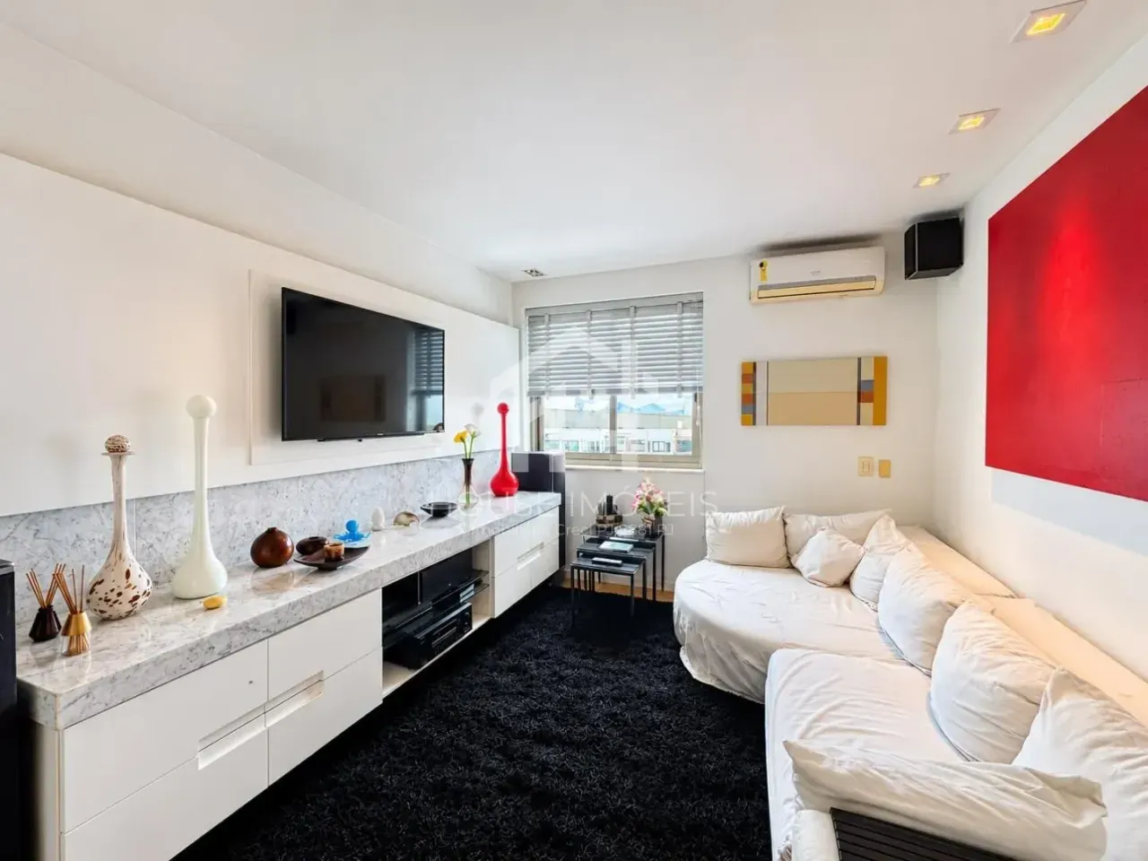 3-bedroom apartment with a water view in Rio de Janeiro — photo 39