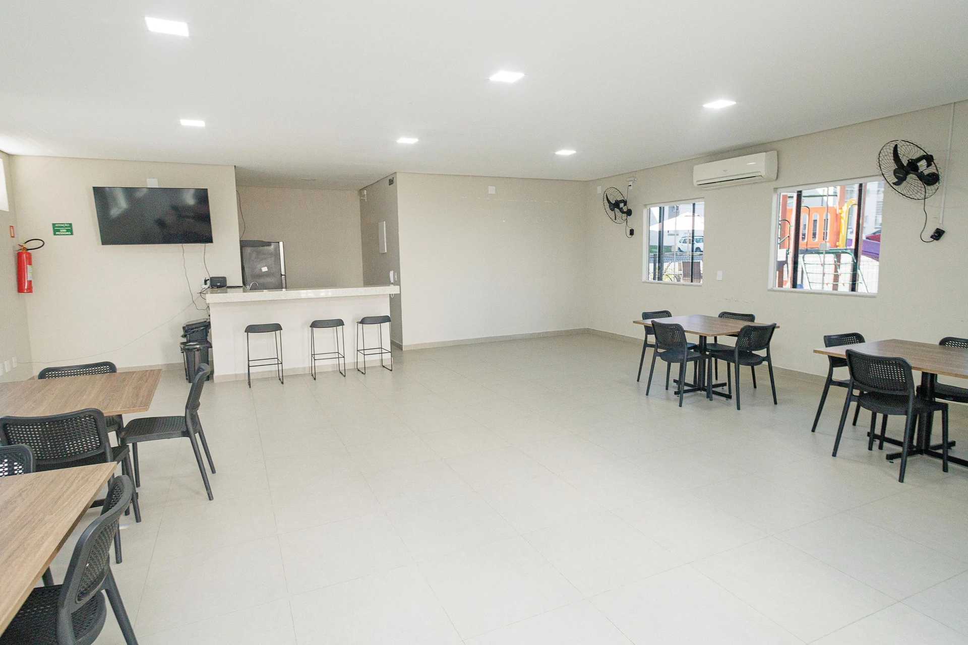 Apartamento sin amueblar de 2 dormitorios con plaza y lavandería — photo 19
