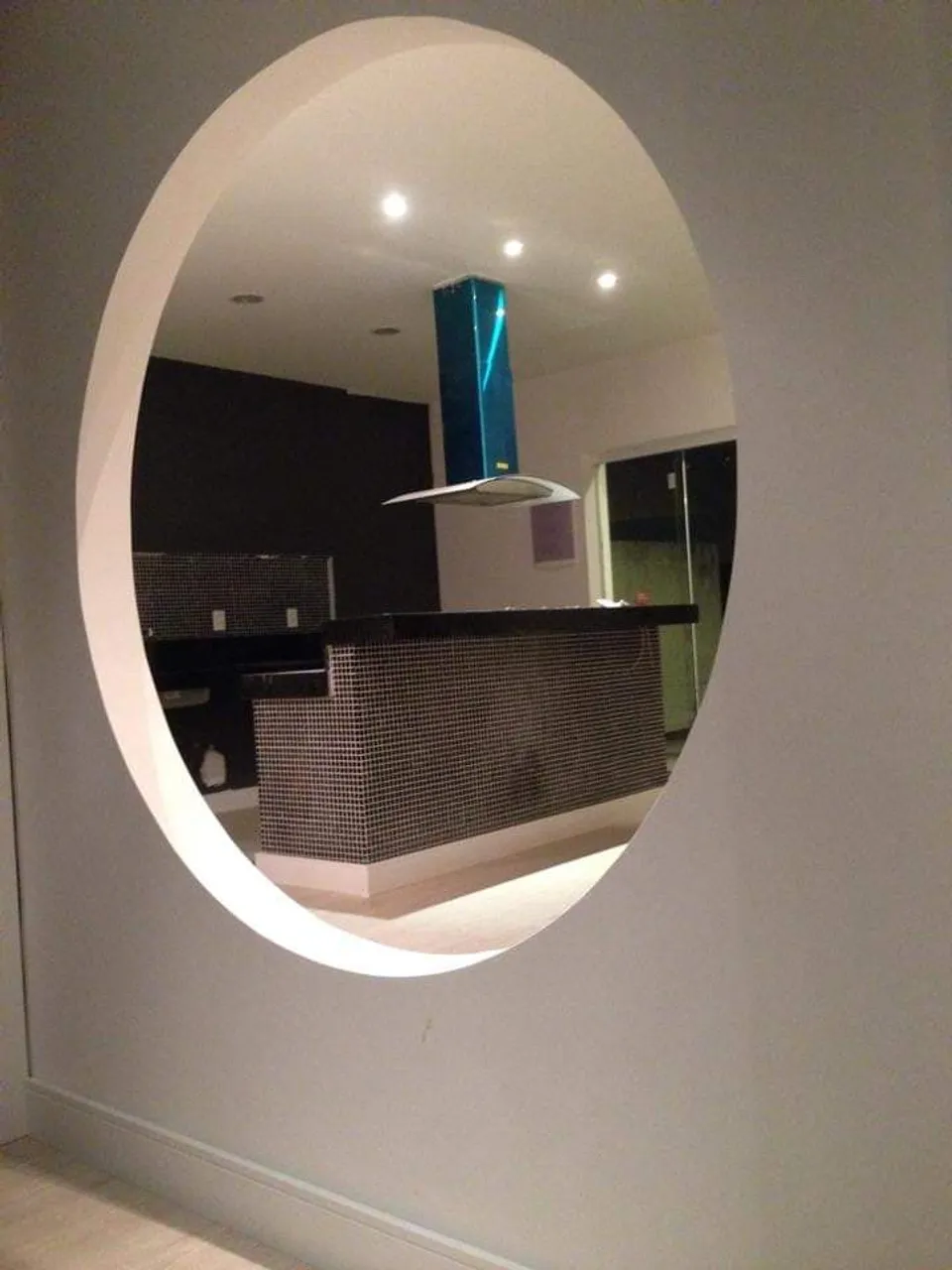House with 2 bedrooms and a gas open-plan kitchen — photo 2
