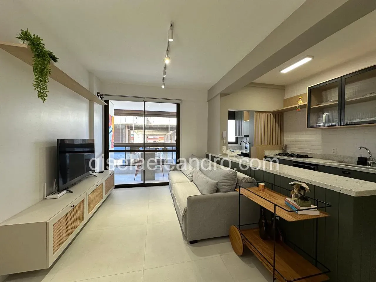 Furnished apartment with 2 bedrooms and 2 bathrooms