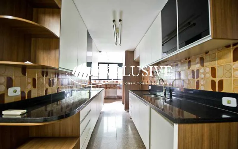 Residential apartment with 4 bedrooms and enclosed balcony — photo 25