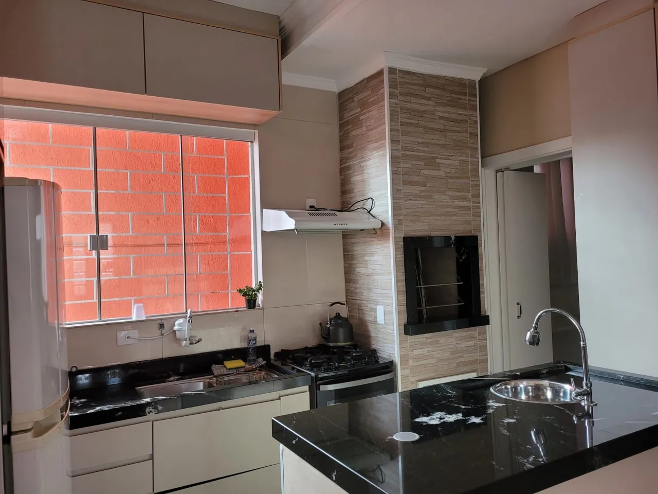 Furnished house with 3 bedrooms and 3 bathrooms — photo 2
