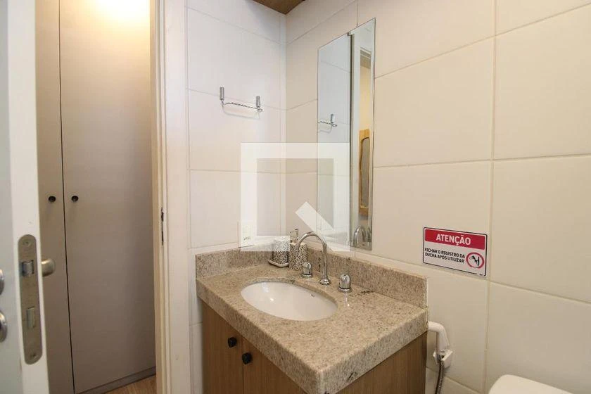 Furnished 79 m² apartment with 2 bedrooms and 2 bathrooms — photo 35