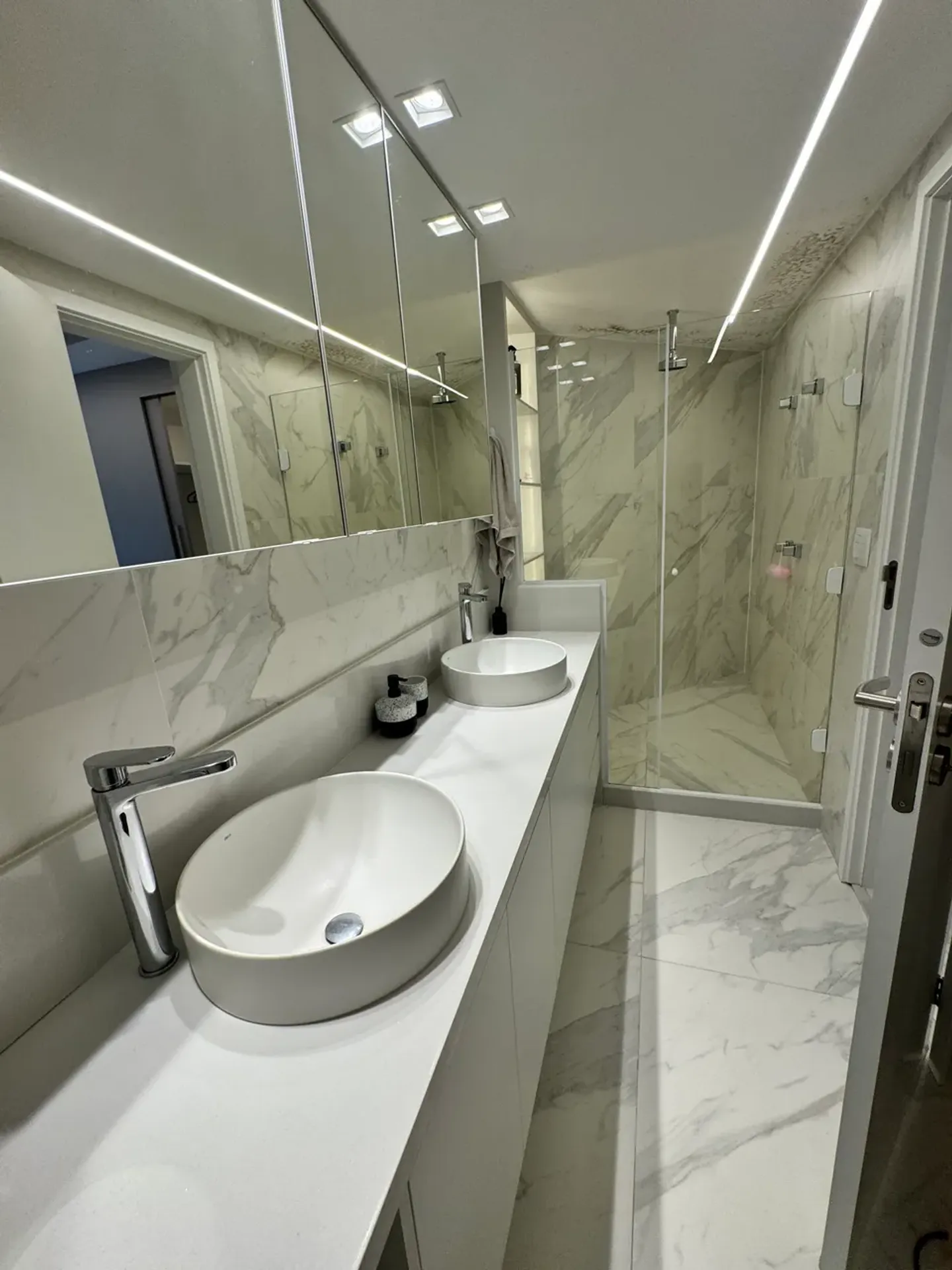 Apartamento mobiliado, 200 m², com janelas do piso ao teto — photo 24