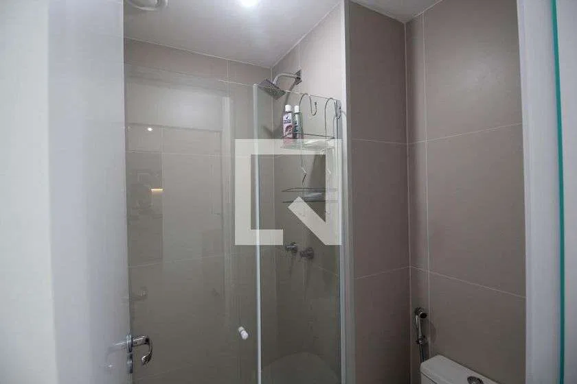 Furnished 1-bedroom apartment with open-plan kitchen — photo 4