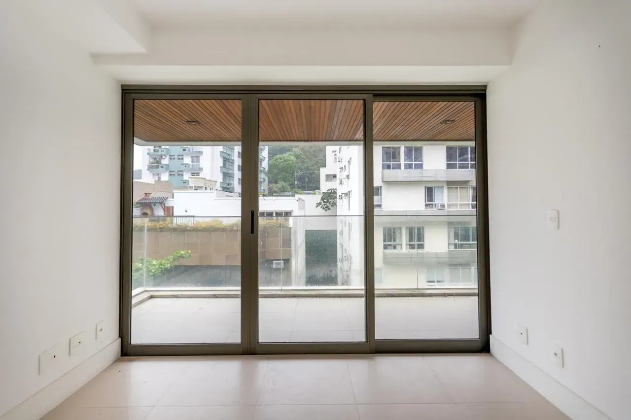 Duplex penthouse with 230 m², 3 bedrooms, 2 bathrooms — photo 31