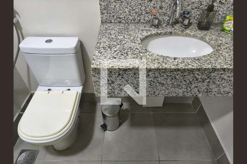 Furnished 62 m² apartment with 2 en-suite bedrooms — photo 14