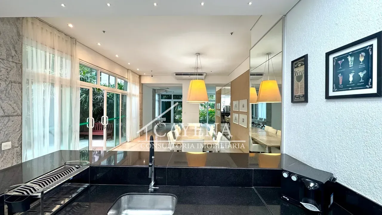 Furnished 4-bedroom apartment with glazed balcony — photo 41