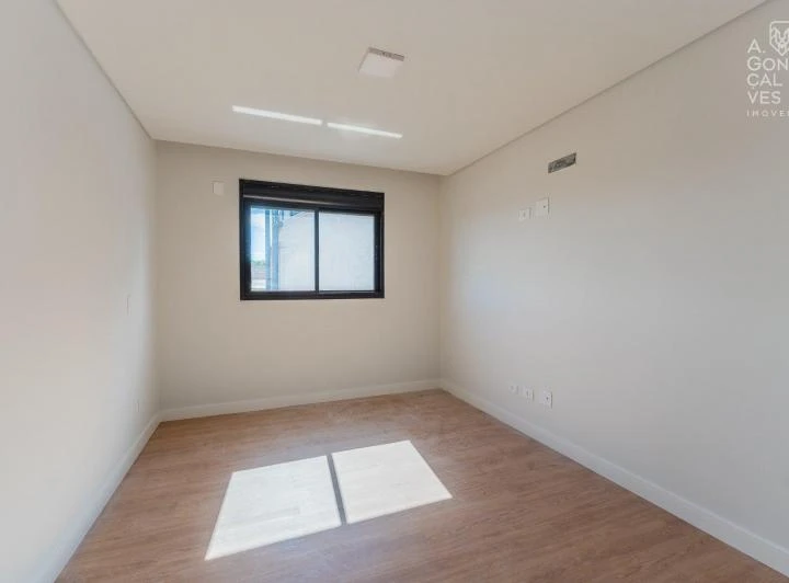 135 m² house with 3 bedrooms and 4 parking spots — photo 3