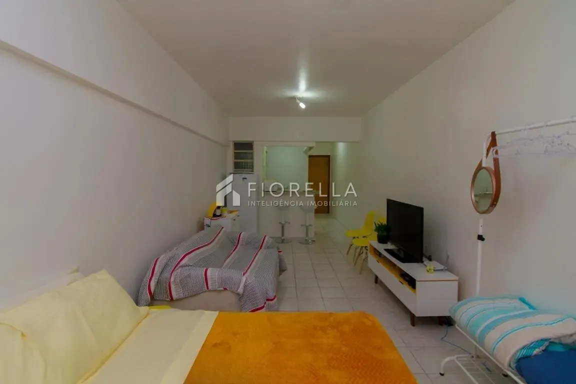 Furnished studio 35 m² with an open kitchen and gas stove — photo 8